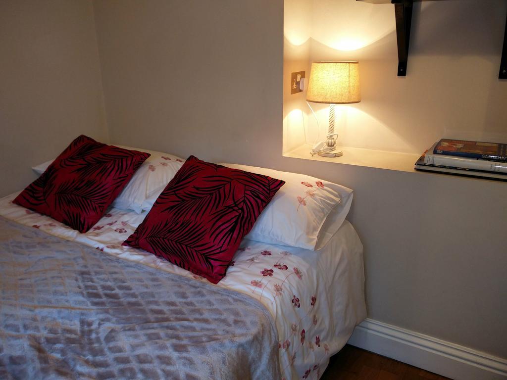 Hammersmith Apartment Brentford Exteriör bild